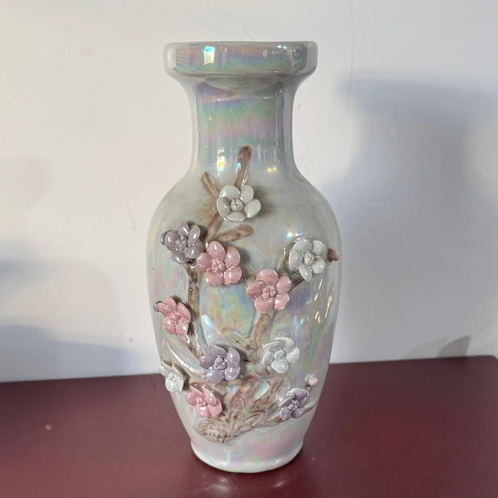 Vintage Iridescent  Vase with 3D Flowers  8